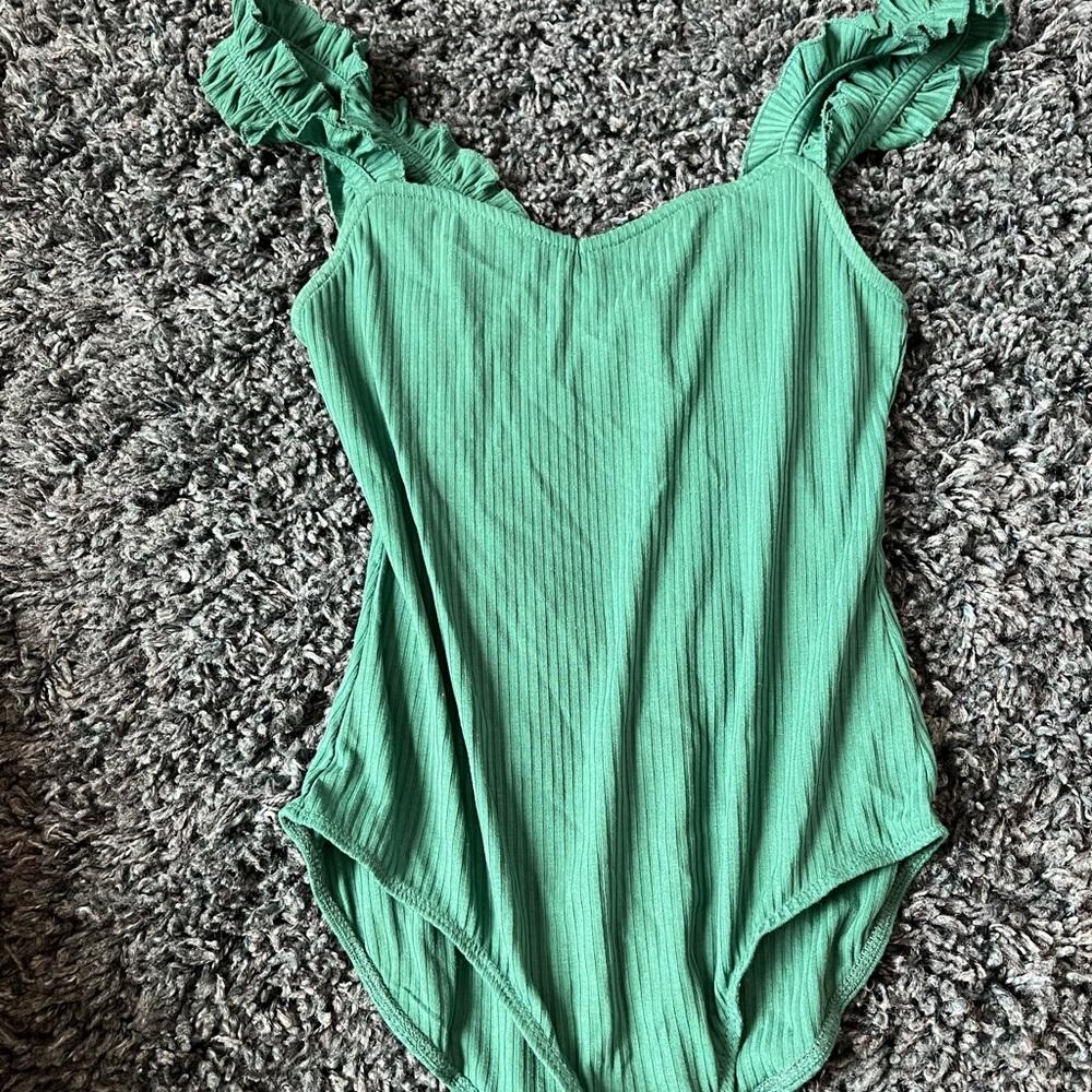 bp xs green ruffle sleeve bodysuit